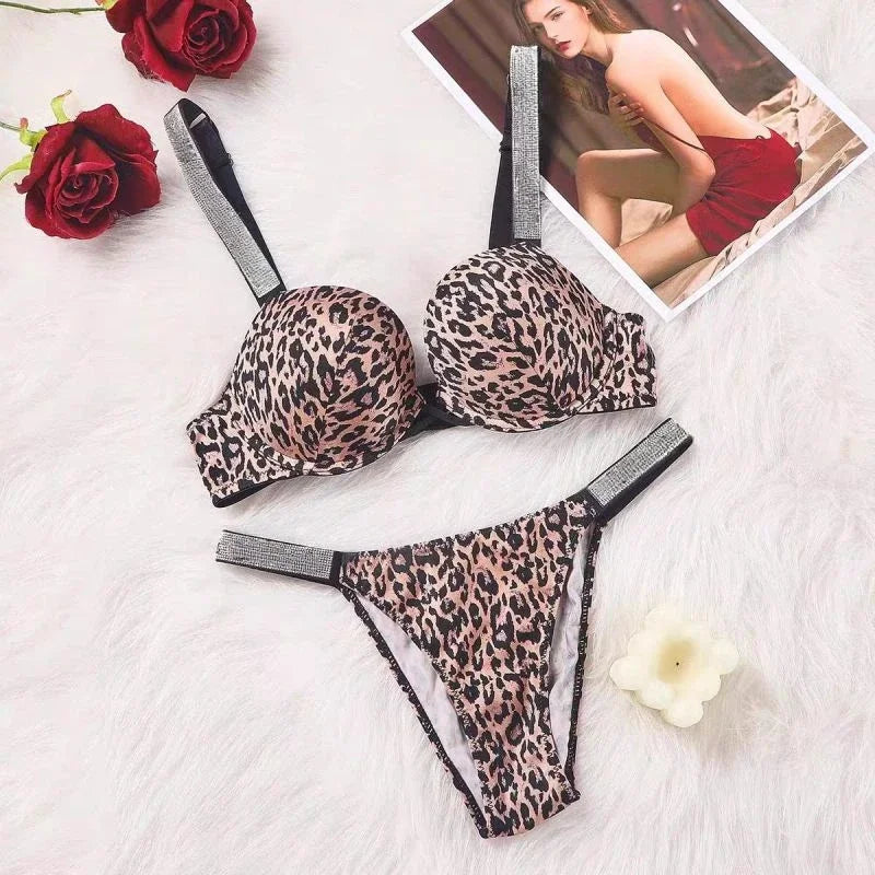 Rhinestone Lingerie Sexy Trend Straps Push Up Bra and Thong Set Comfortable Brassiere Adjustable Gathered Underwear Wholesale