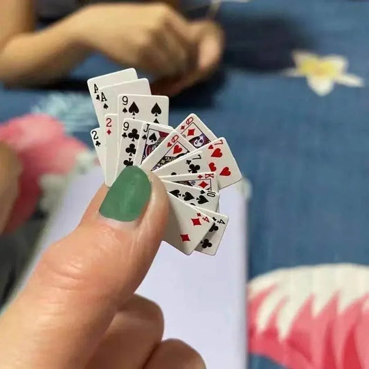 1 jeu de Mini cartes de Poker 1:12, jeux de cartes miniatures mignonnes pour enfants, poupée amusante, jouets pour enfants, accessoires de maison de poupée, jeu de Table